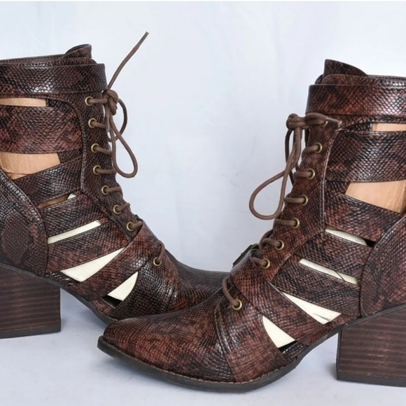 Western Snake Embossed Cut-out Booties - Picture 7 of 7